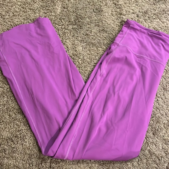 Lululemon pants - Picture 2 of 4